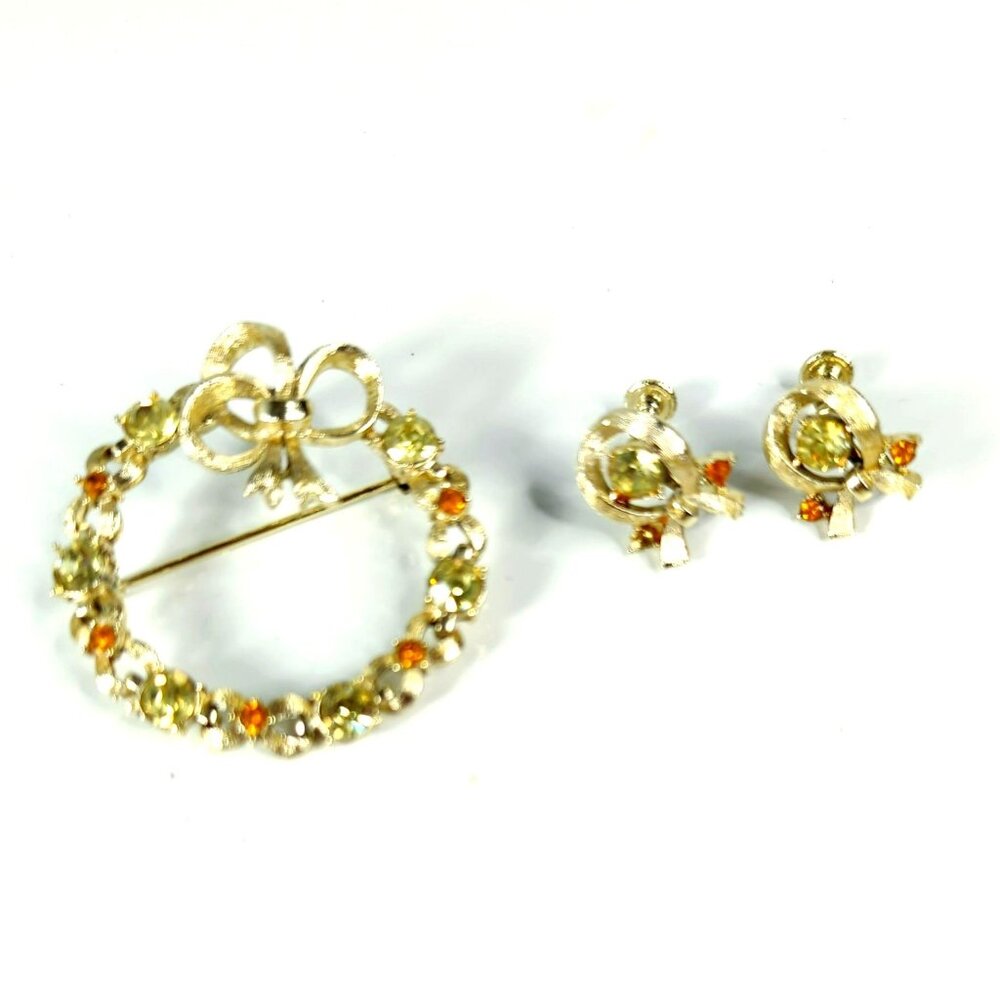 Vintage Coro Gold Tone Wreath Brooch & Clip-On Earrings Set With Rhinestones